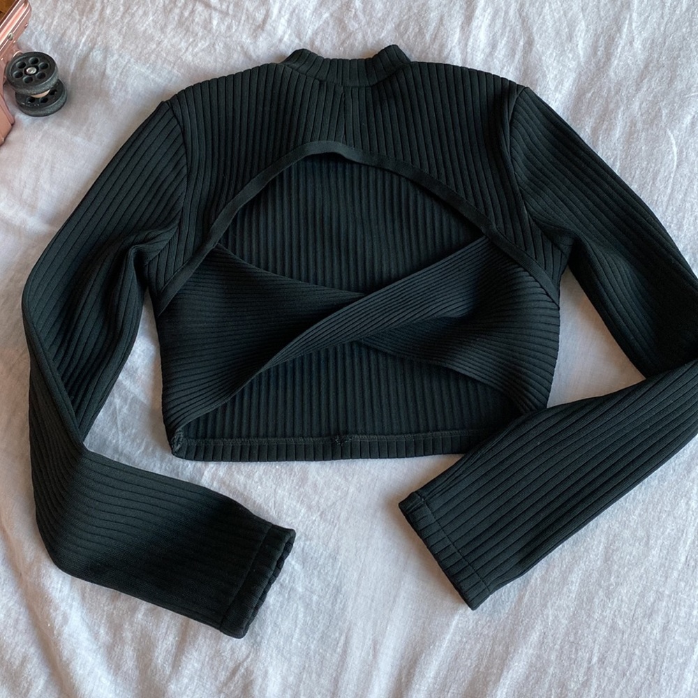 Lulus cropped black sweater (NWOT)